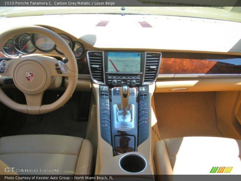 Dashboard of 2010 Panamera S