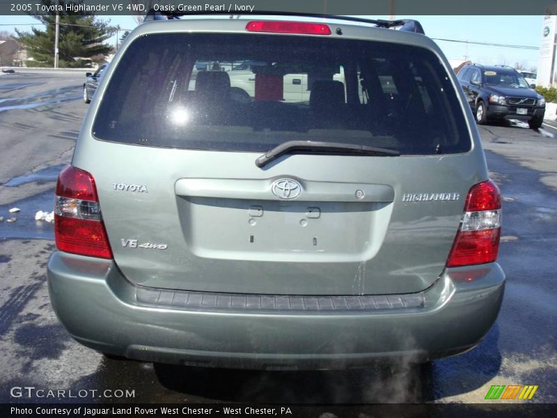Oasis Green Pearl / Ivory 2005 Toyota Highlander V6 4WD