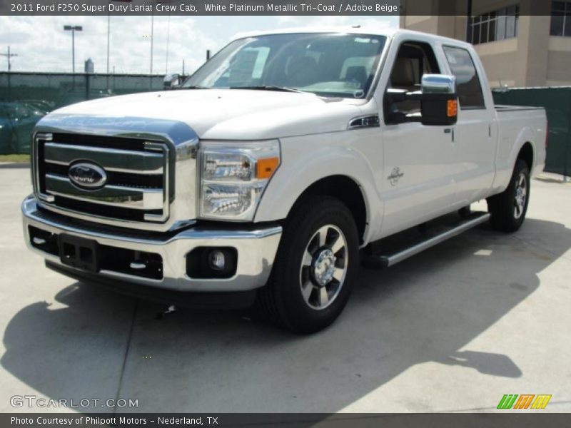Front 3/4 View of 2011 F250 Super Duty Lariat Crew Cab