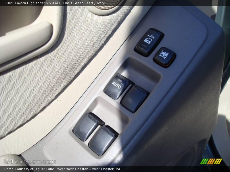 Oasis Green Pearl / Ivory 2005 Toyota Highlander V6 4WD