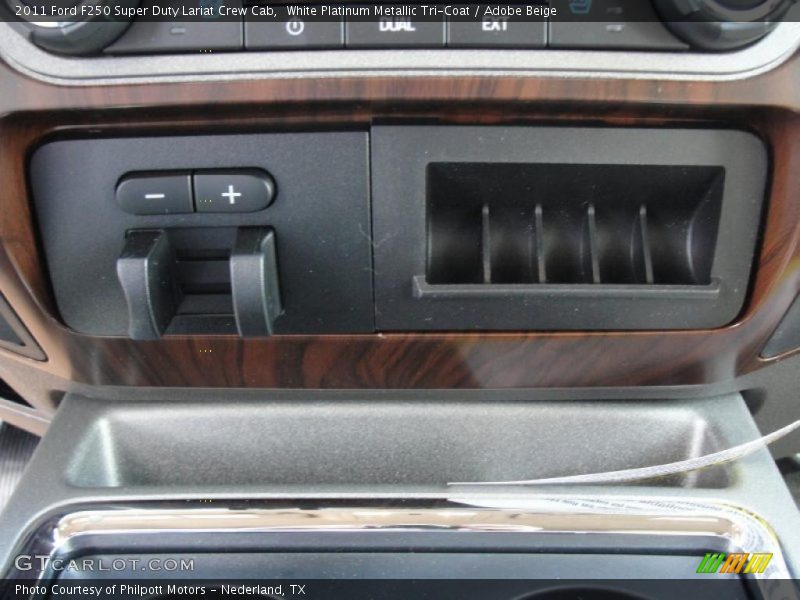 White Platinum Metallic Tri-Coat / Adobe Beige 2011 Ford F250 Super Duty Lariat Crew Cab