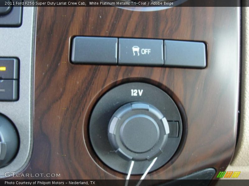 Controls of 2011 F250 Super Duty Lariat Crew Cab