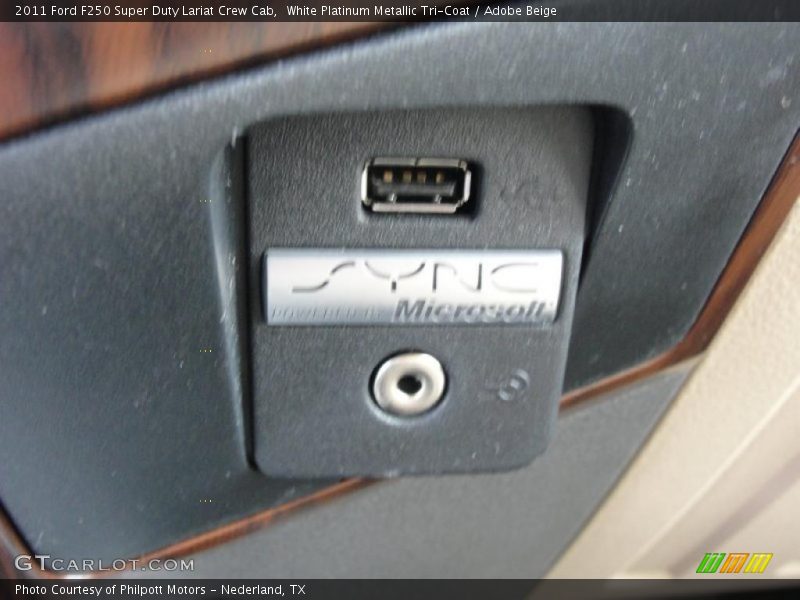 White Platinum Metallic Tri-Coat / Adobe Beige 2011 Ford F250 Super Duty Lariat Crew Cab