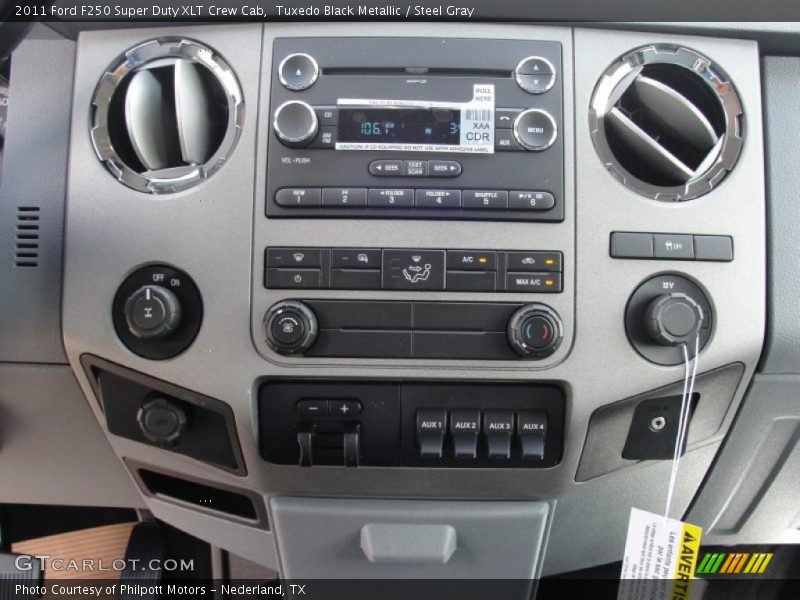 Controls of 2011 F250 Super Duty XLT Crew Cab