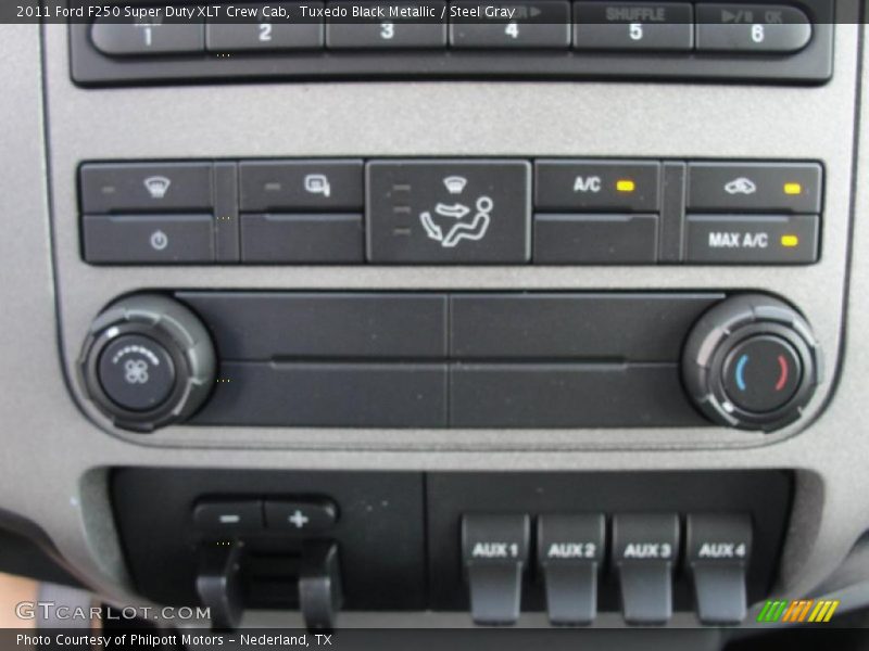Controls of 2011 F250 Super Duty XLT Crew Cab
