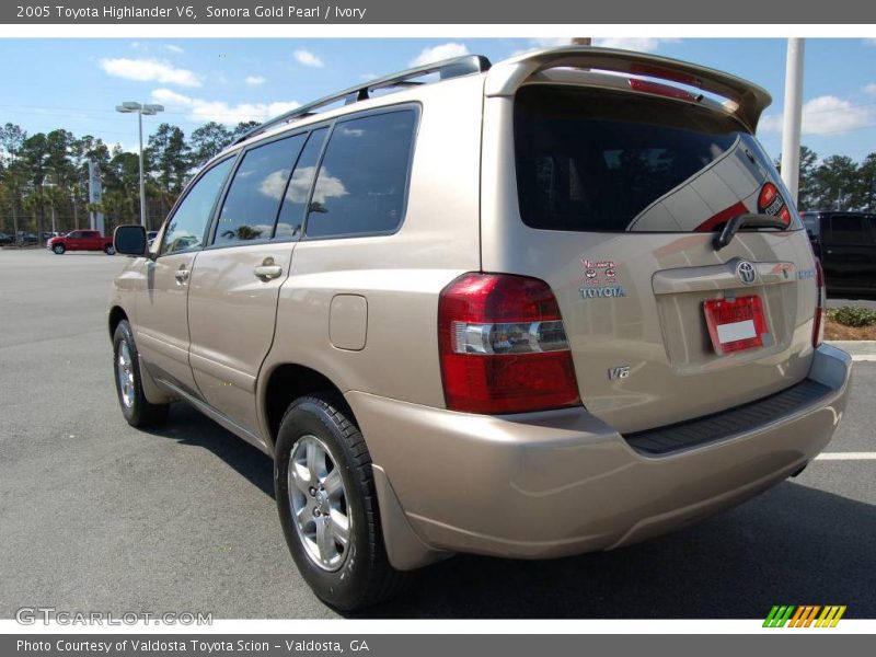 Sonora Gold Pearl / Ivory 2005 Toyota Highlander V6