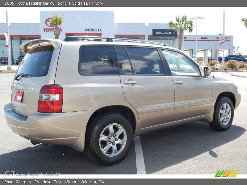 Sonora Gold Pearl / Ivory 2005 Toyota Highlander V6