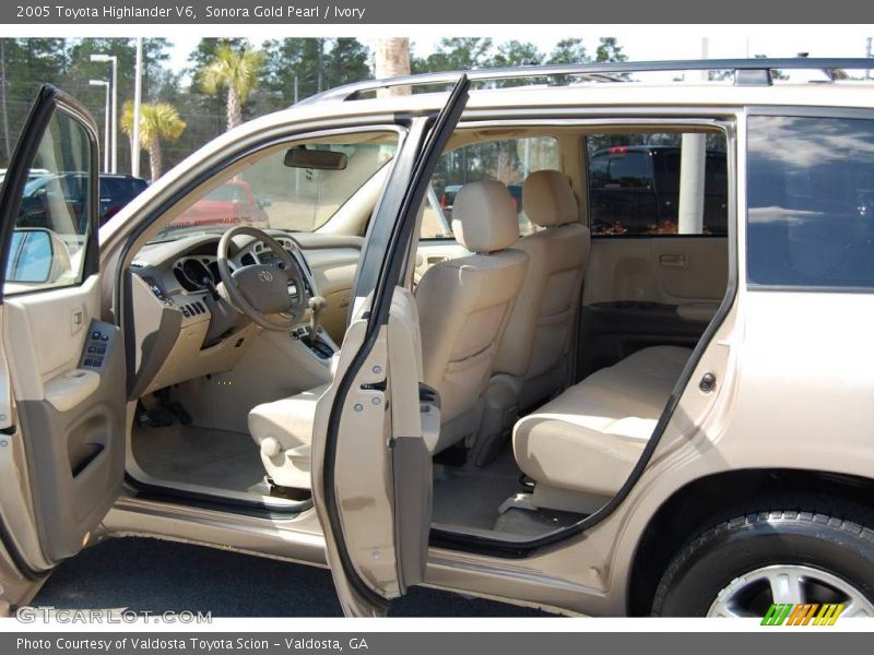 Sonora Gold Pearl / Ivory 2005 Toyota Highlander V6