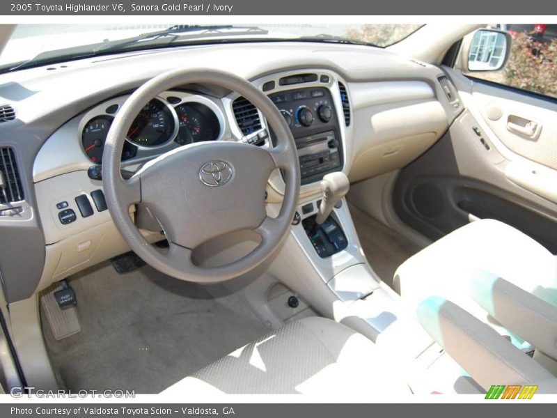 Sonora Gold Pearl / Ivory 2005 Toyota Highlander V6