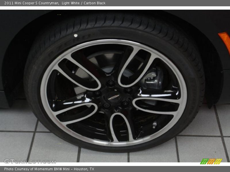 Light White / Carbon Black 2011 Mini Cooper S Countryman