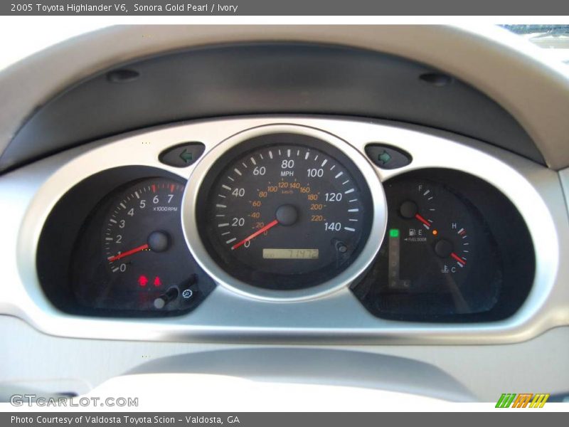 Sonora Gold Pearl / Ivory 2005 Toyota Highlander V6