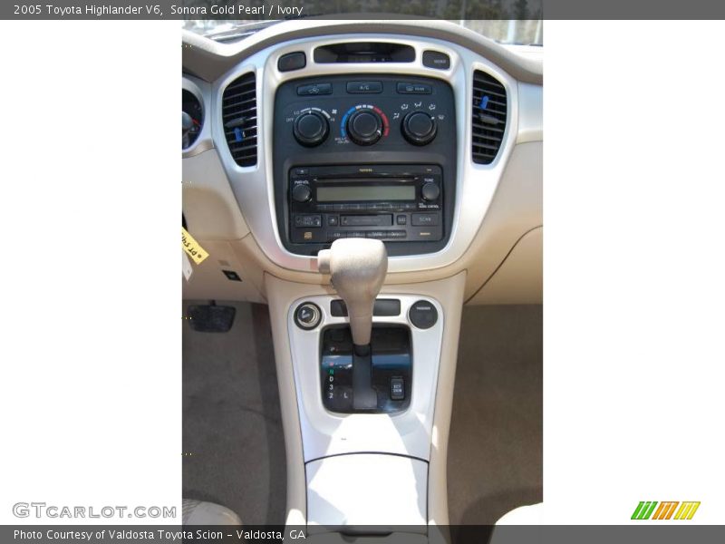 Sonora Gold Pearl / Ivory 2005 Toyota Highlander V6