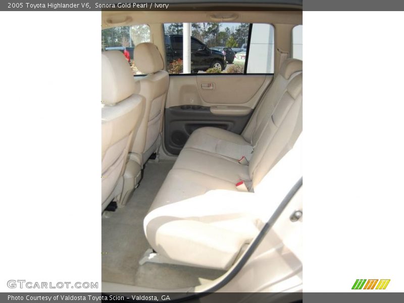 Sonora Gold Pearl / Ivory 2005 Toyota Highlander V6