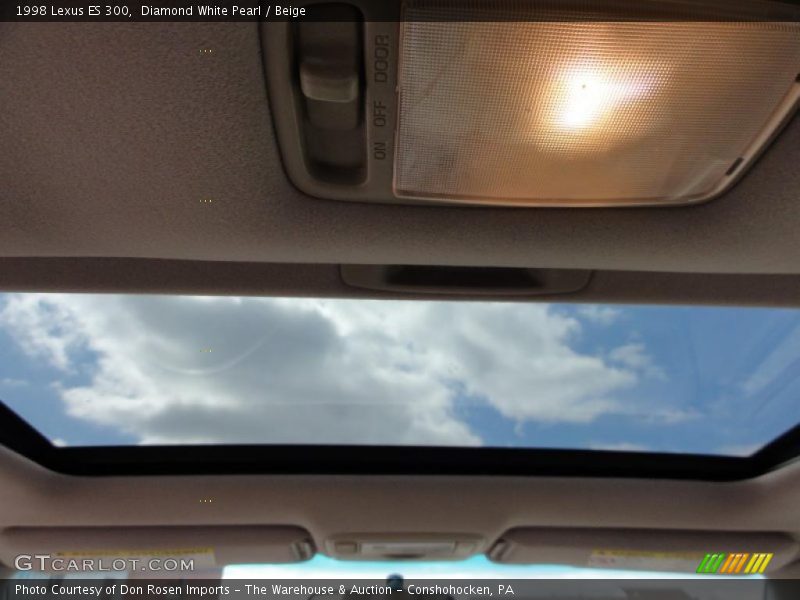 Diamond White Pearl / Beige 1998 Lexus ES 300
