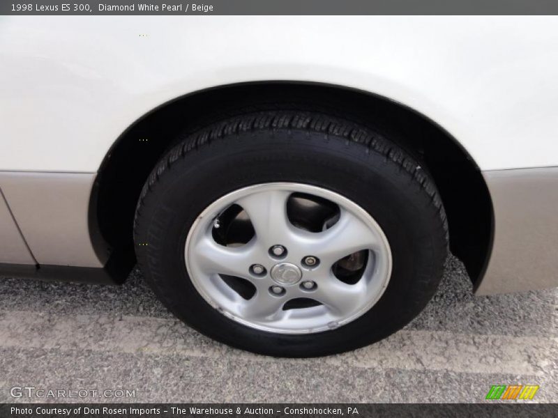 Diamond White Pearl / Beige 1998 Lexus ES 300