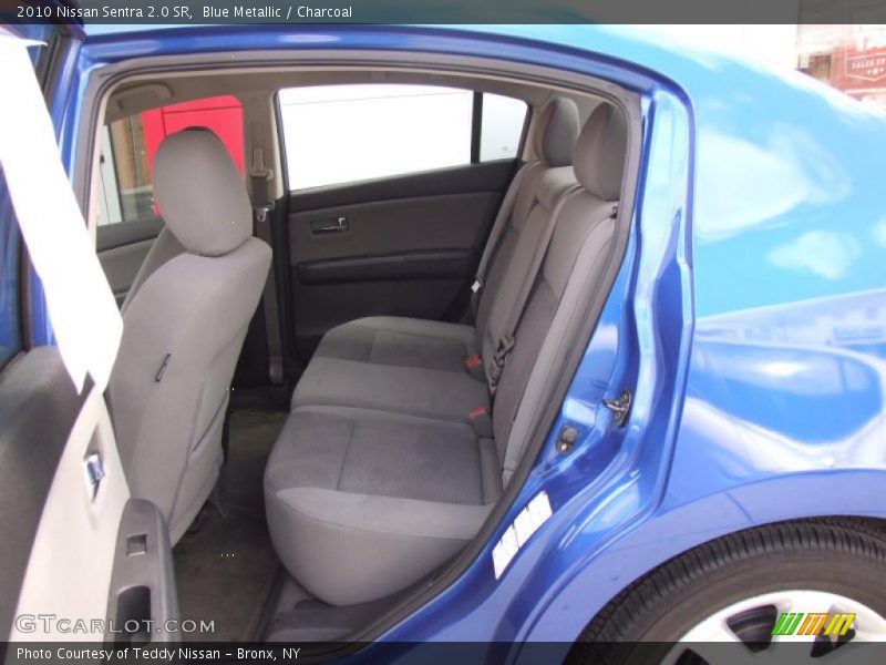  2010 Sentra 2.0 SR Charcoal Interior