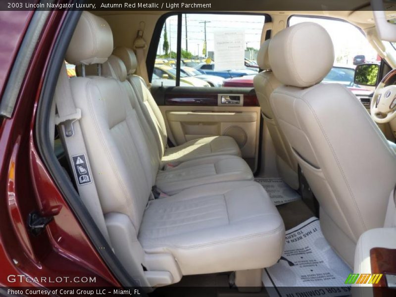 Autumn Red Metallic / Light Parchment 2003 Lincoln Navigator Luxury