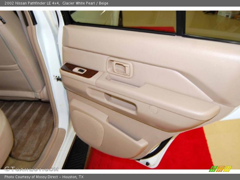 Glacier White Pearl / Beige 2002 Nissan Pathfinder LE 4x4