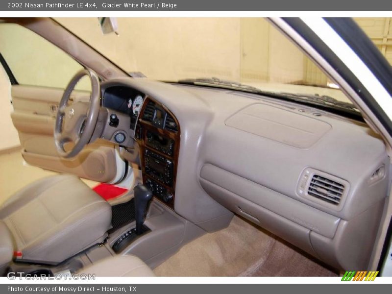 Glacier White Pearl / Beige 2002 Nissan Pathfinder LE 4x4