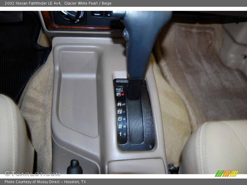 Glacier White Pearl / Beige 2002 Nissan Pathfinder LE 4x4