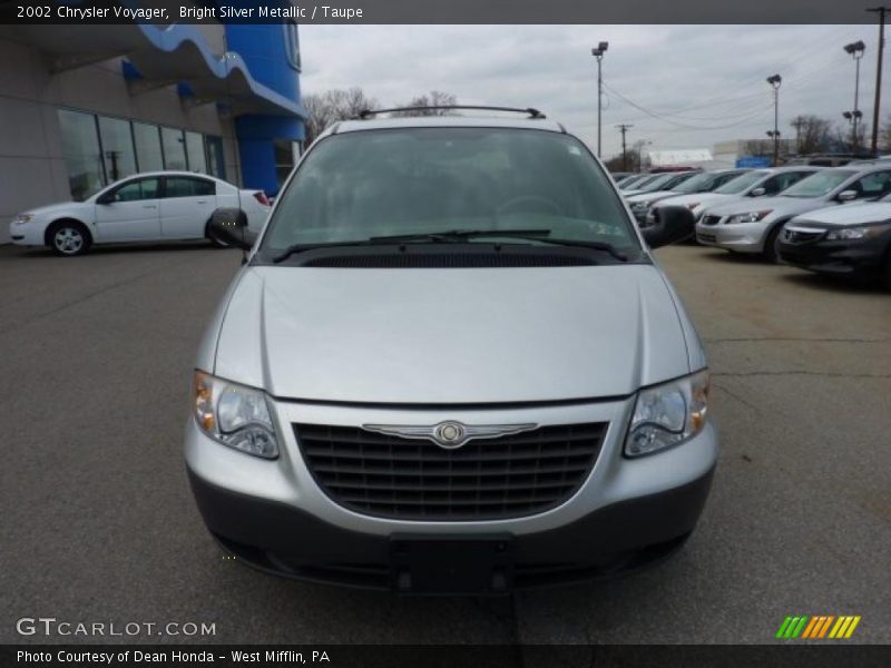 Bright Silver Metallic / Taupe 2002 Chrysler Voyager