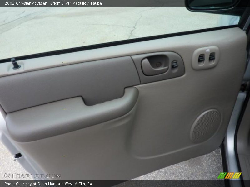Bright Silver Metallic / Taupe 2002 Chrysler Voyager