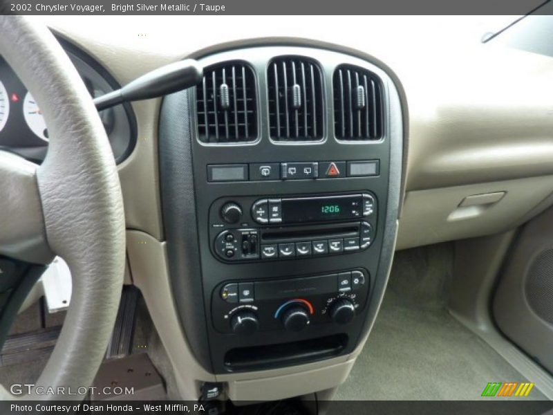 Bright Silver Metallic / Taupe 2002 Chrysler Voyager