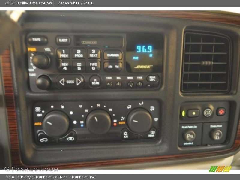 Aspen White / Shale 2002 Cadillac Escalade AWD