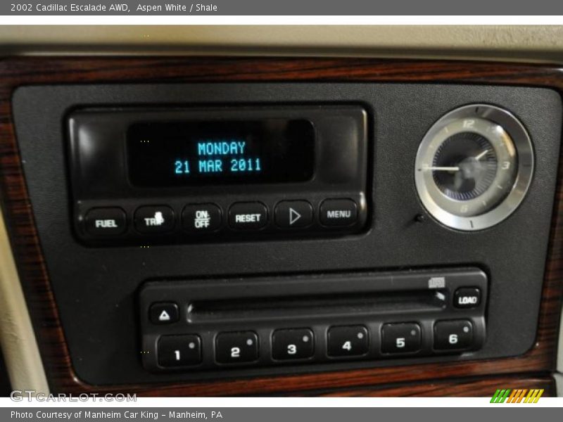 Aspen White / Shale 2002 Cadillac Escalade AWD