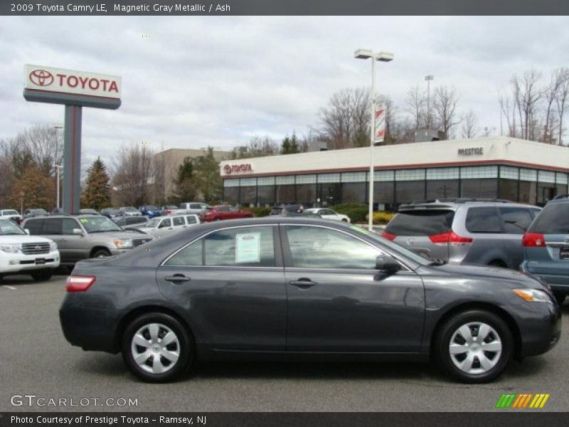 Magnetic Gray Metallic / Ash 2009 Toyota Camry LE