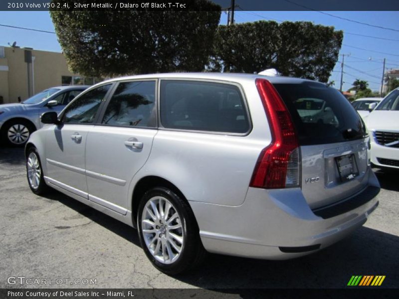 Silver Metallic / Dalaro Off Black T-Tec 2010 Volvo V50 2.4i