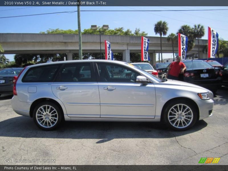 Silver Metallic / Dalaro Off Black T-Tec 2010 Volvo V50 2.4i