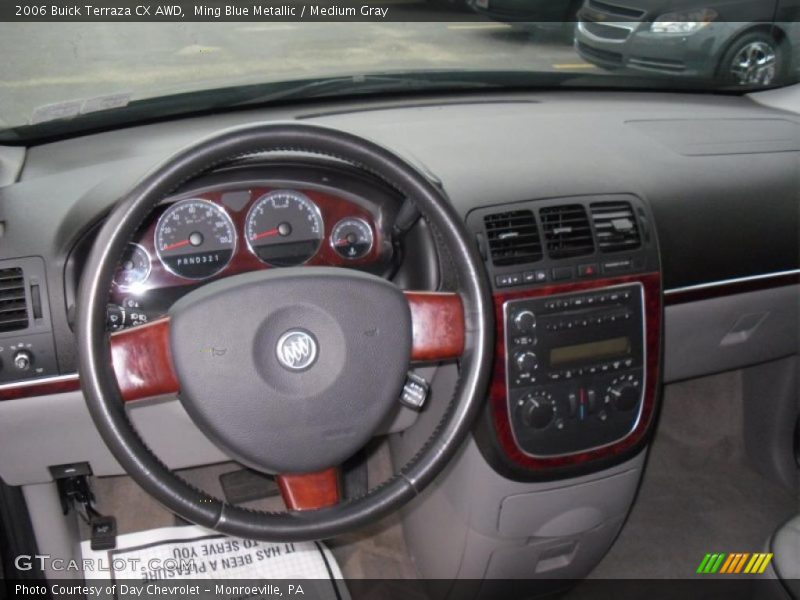 Dashboard of 2006 Terraza CX AWD