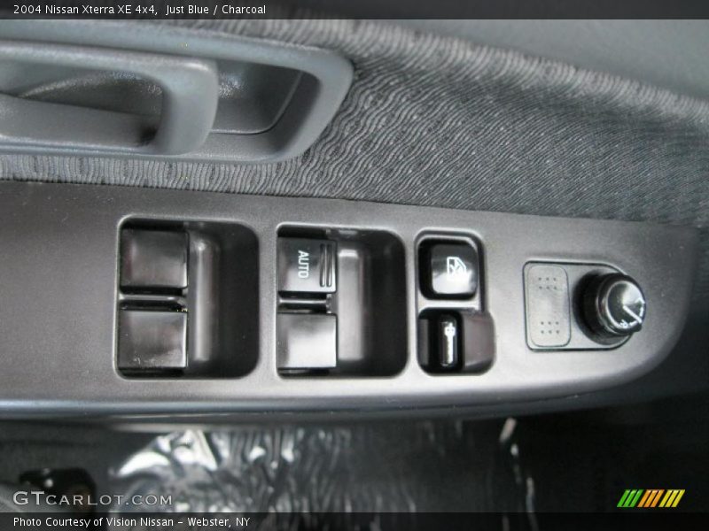 Just Blue / Charcoal 2004 Nissan Xterra XE 4x4