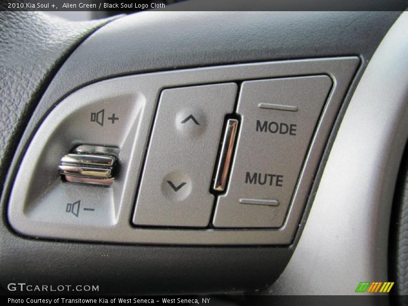 Alien Green / Black Soul Logo Cloth 2010 Kia Soul +