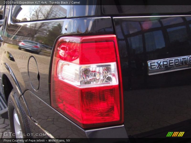 Tuxedo Black / Camel 2010 Ford Expedition XLT 4x4