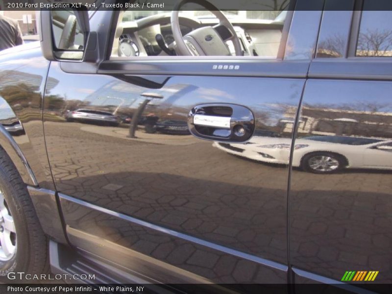 Tuxedo Black / Camel 2010 Ford Expedition XLT 4x4