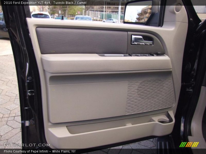 Tuxedo Black / Camel 2010 Ford Expedition XLT 4x4