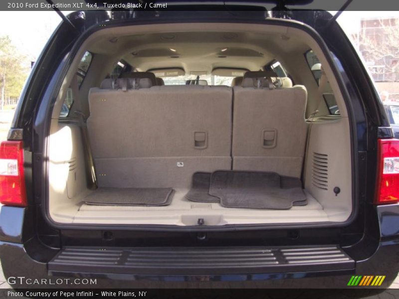  2010 Expedition XLT 4x4 Trunk