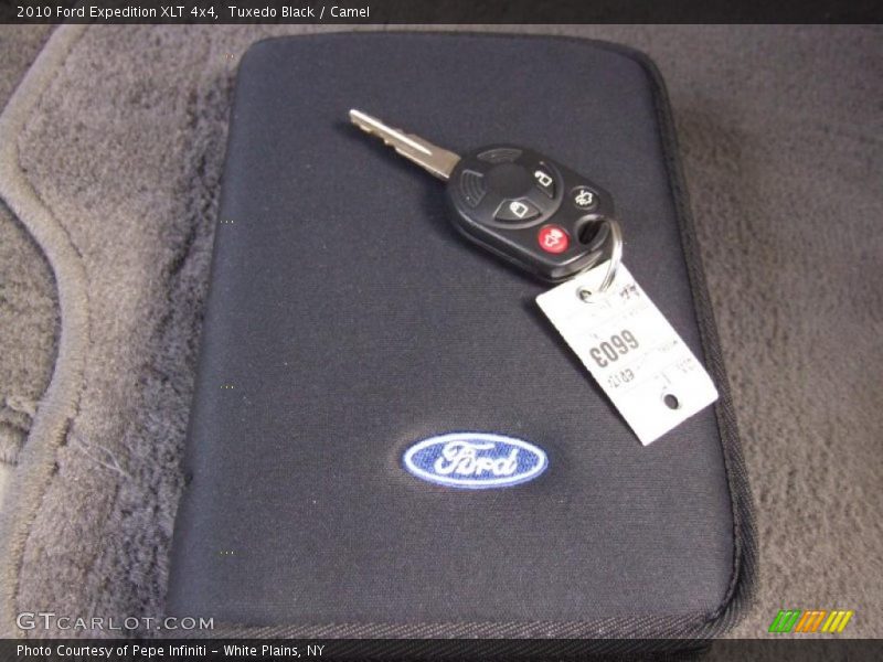 Tuxedo Black / Camel 2010 Ford Expedition XLT 4x4