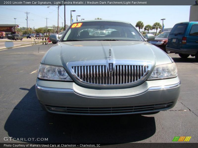 Light Tundra Metallic / Medium Dark Parchment/Light Parchment 2003 Lincoln Town Car Signature