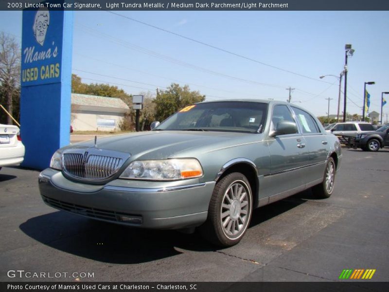 Light Tundra Metallic / Medium Dark Parchment/Light Parchment 2003 Lincoln Town Car Signature