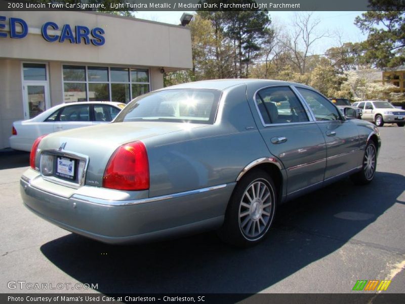 Light Tundra Metallic / Medium Dark Parchment/Light Parchment 2003 Lincoln Town Car Signature
