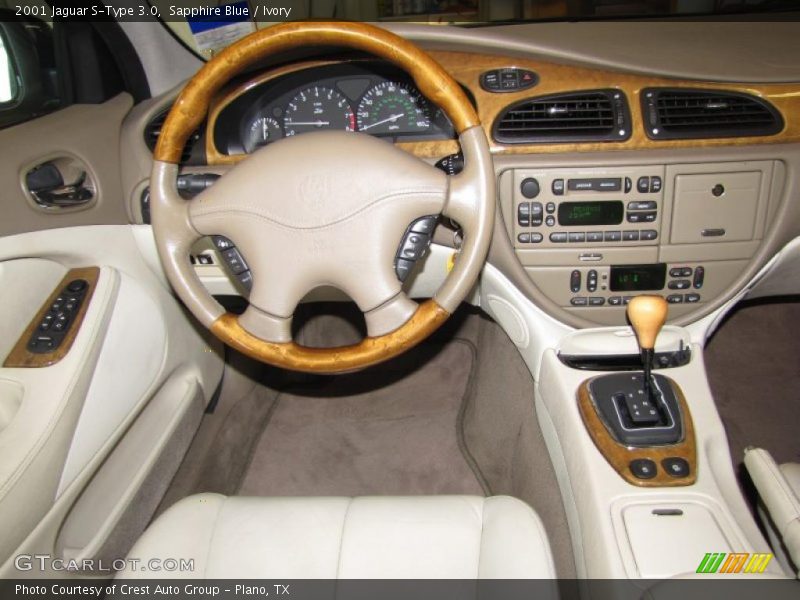 Dashboard of 2001 S-Type 3.0