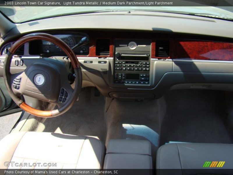 Light Tundra Metallic / Medium Dark Parchment/Light Parchment 2003 Lincoln Town Car Signature