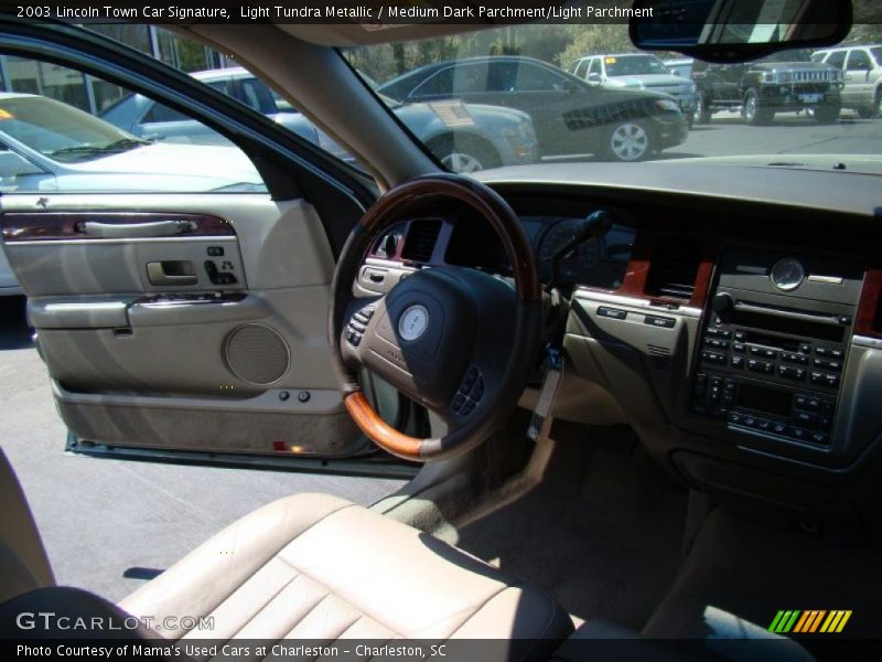Light Tundra Metallic / Medium Dark Parchment/Light Parchment 2003 Lincoln Town Car Signature