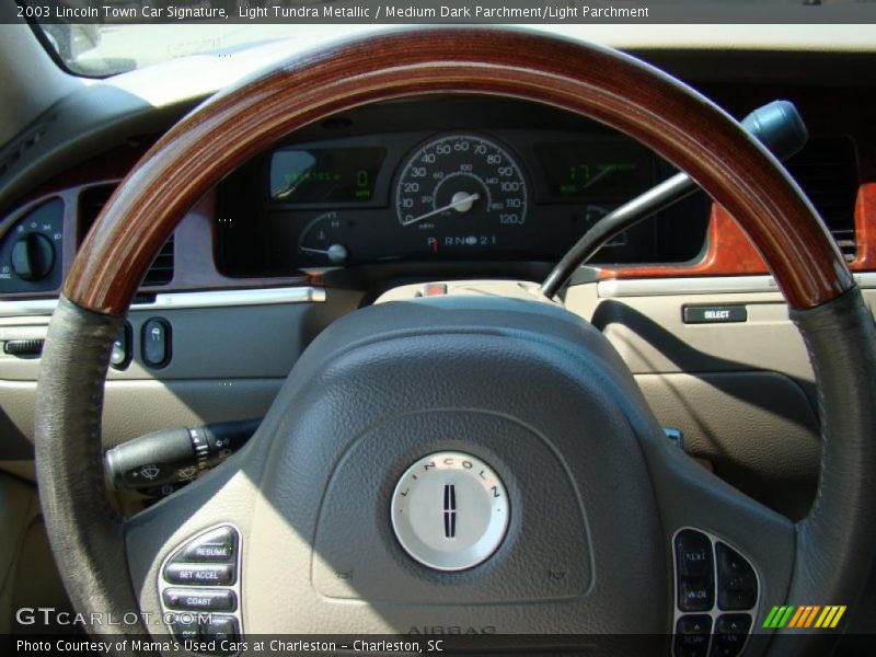 Light Tundra Metallic / Medium Dark Parchment/Light Parchment 2003 Lincoln Town Car Signature