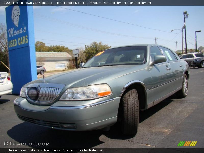Light Tundra Metallic / Medium Dark Parchment/Light Parchment 2003 Lincoln Town Car Signature