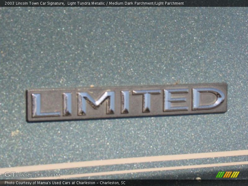 Light Tundra Metallic / Medium Dark Parchment/Light Parchment 2003 Lincoln Town Car Signature
