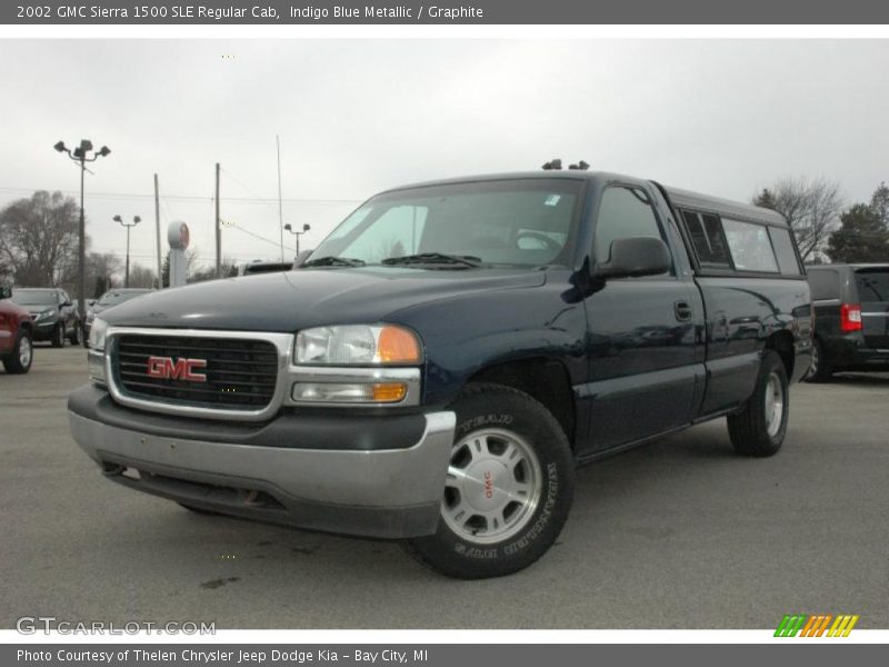 Front 3/4 View of 2002 Sierra 1500 SLE Regular Cab